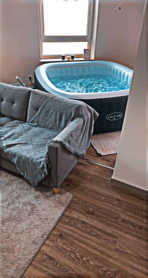 Appartement Cosy Et Chaleureux Avec Jacuzzi Seraing Exterior foto